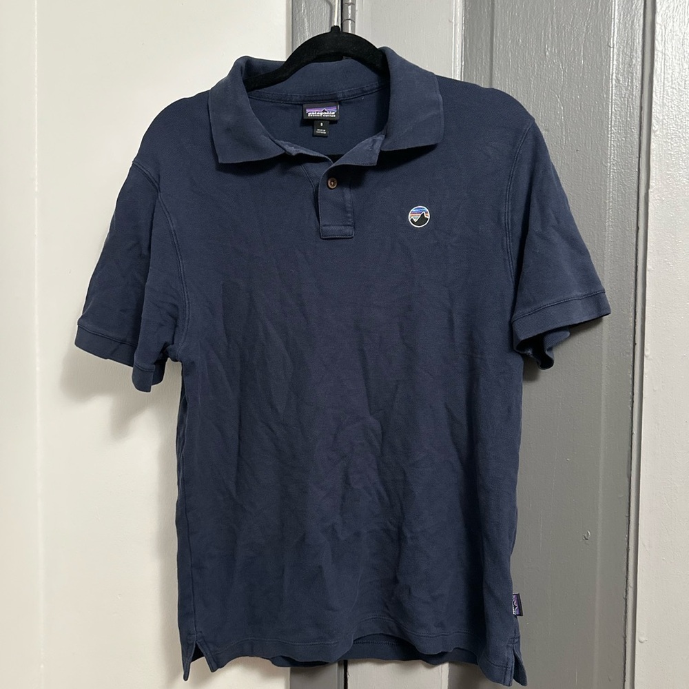 Patagonia M’s Fits Roy Emblem Navy Polo Shirt - Picture 2 of 4